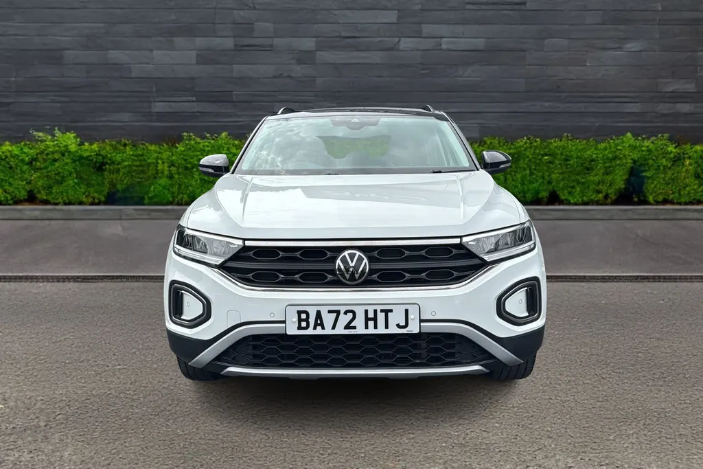 Volkswagen T-Roc Image 2