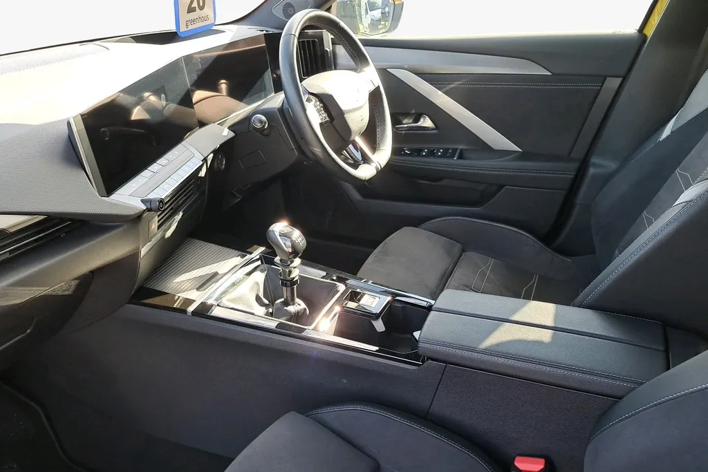 Vauxhall Astra Image 2