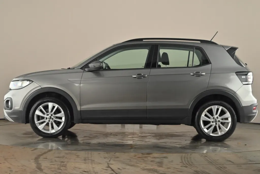 Volkswagen T-Cross Image 2