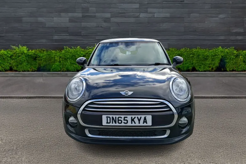 Mini Hatchback Image 2