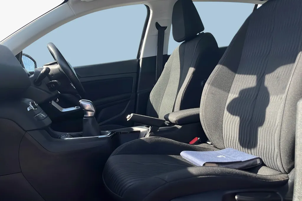 Peugeot 308 Image 2