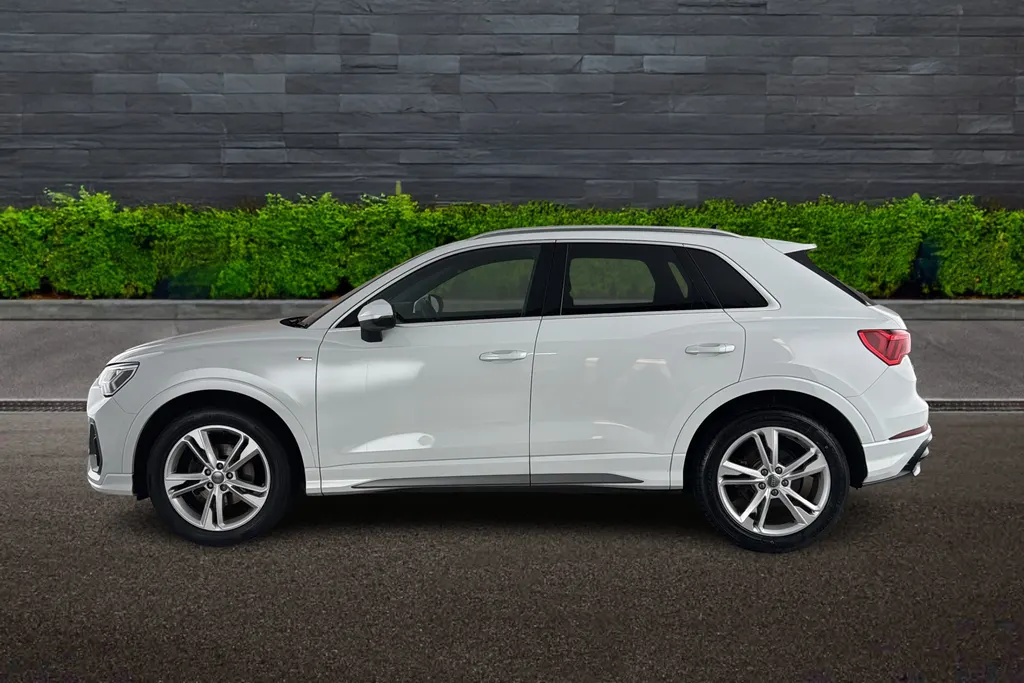 Audi Q3 Image 4