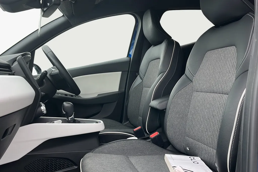 Renault Clio Image 2