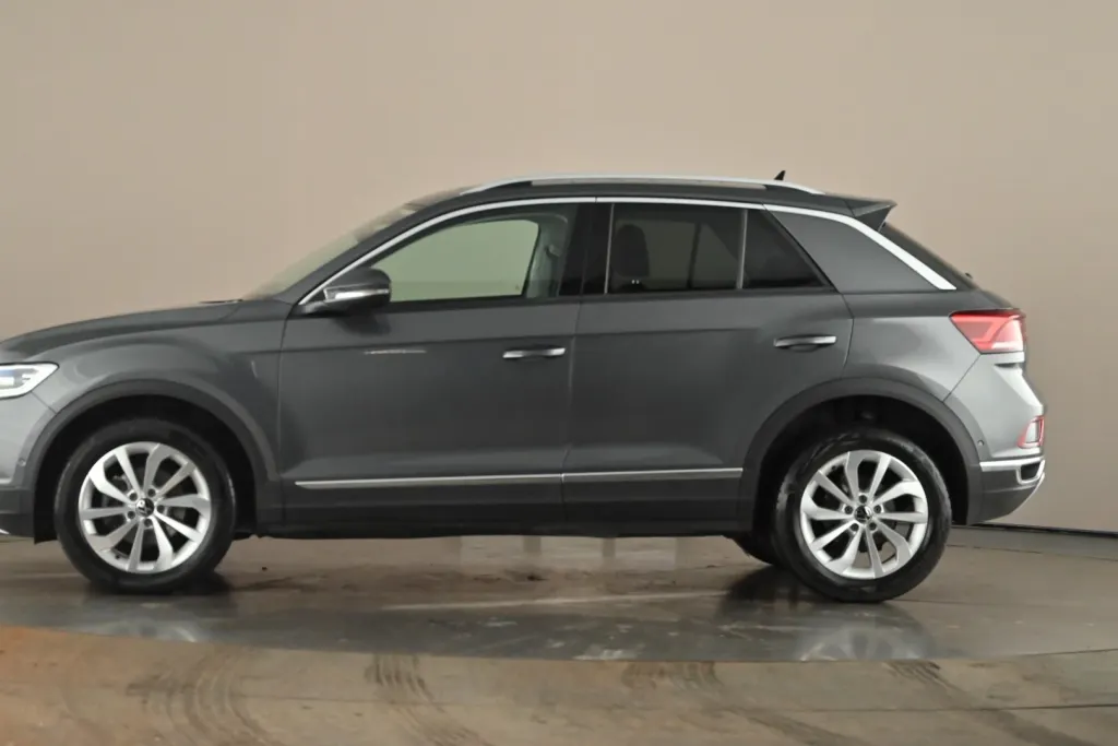Volkswagen T-Roc Image 2