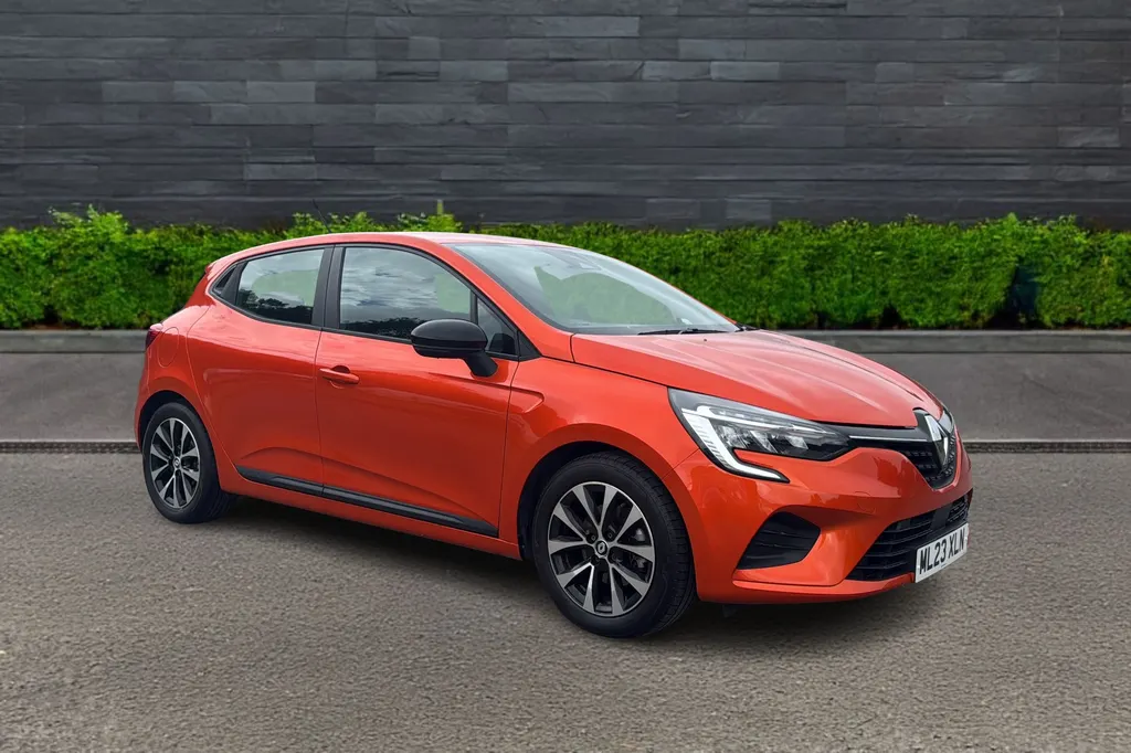 Renault Clio Image 1