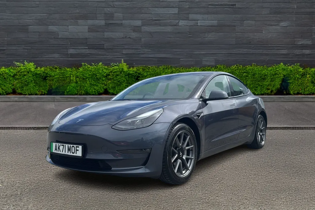 Tesla Model 3 Image 3