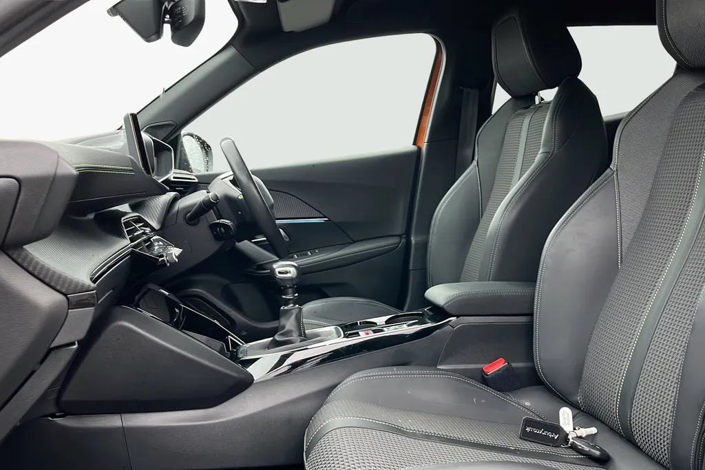 Peugeot 2008 Image 2