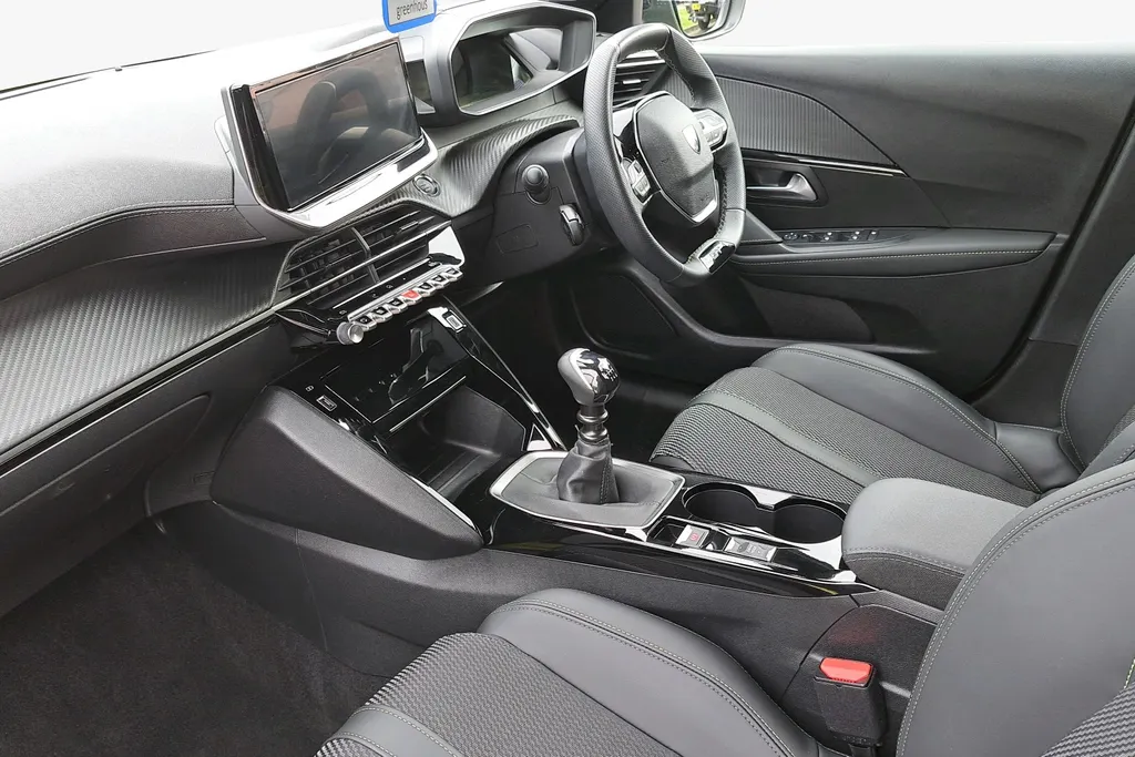 Peugeot 208 Image 2