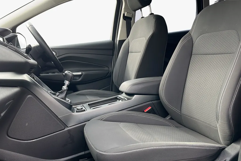 Ford Kuga Image 2