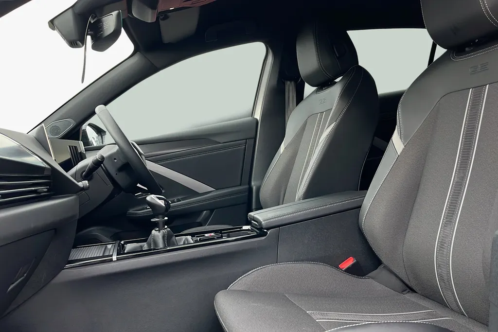 Vauxhall Astra Image 2