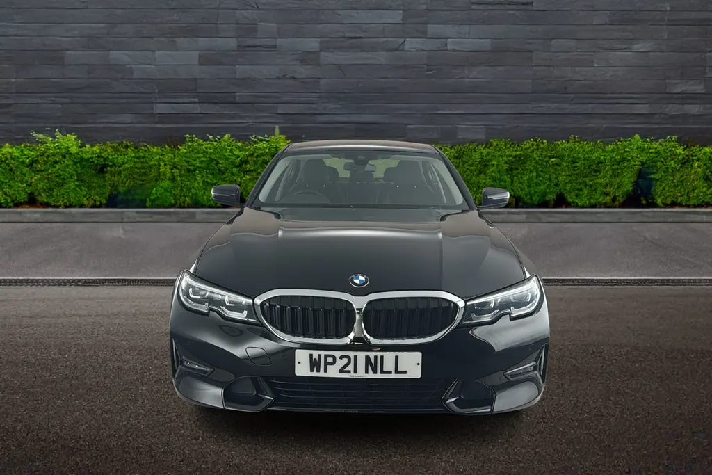 Bmw 3 Series Image 2