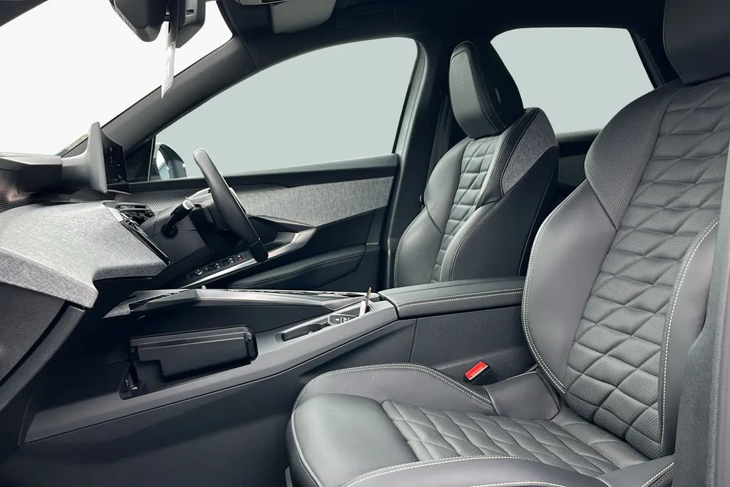 Peugeot 3008 Image 2