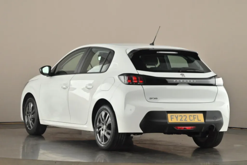 Peugeot 208 Image 3