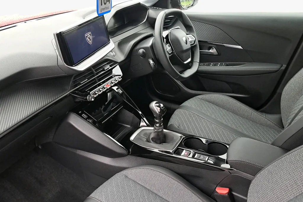 Peugeot 208 Image 2
