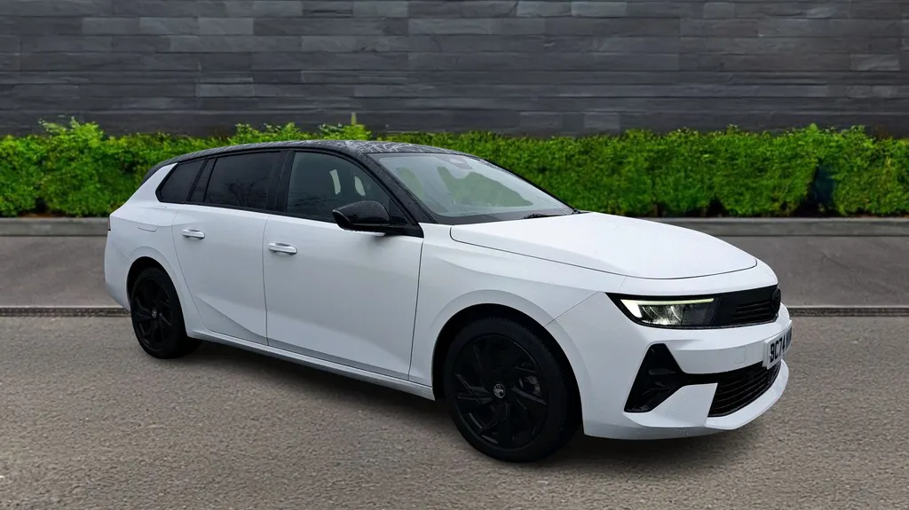 Vauxhall Astra Image 1