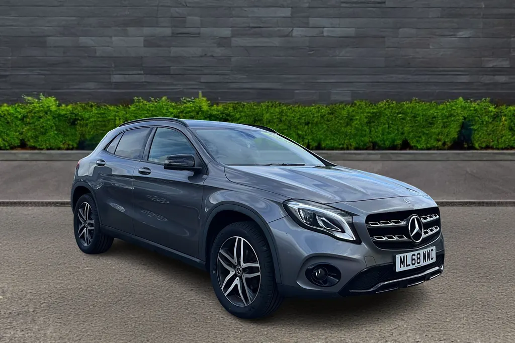 Mercedes-Benz Gla Image 1