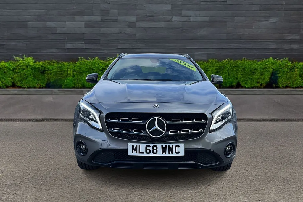 Mercedes-Benz Gla Image 2