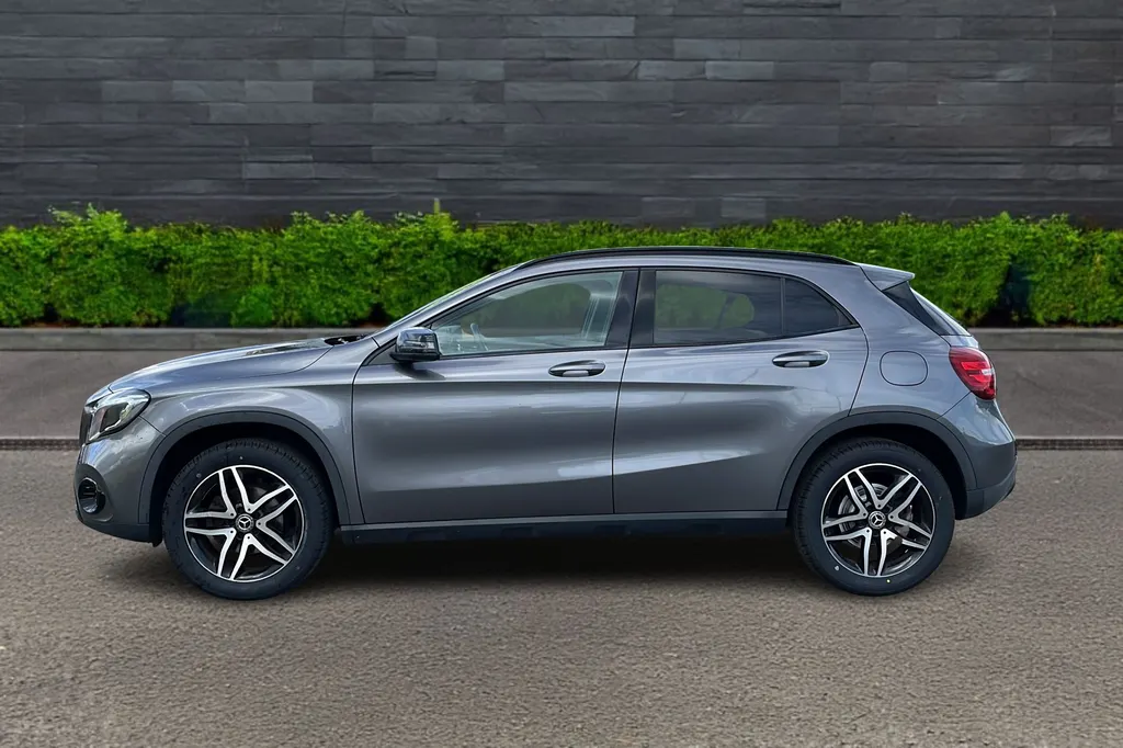 Mercedes-Benz Gla Image 4