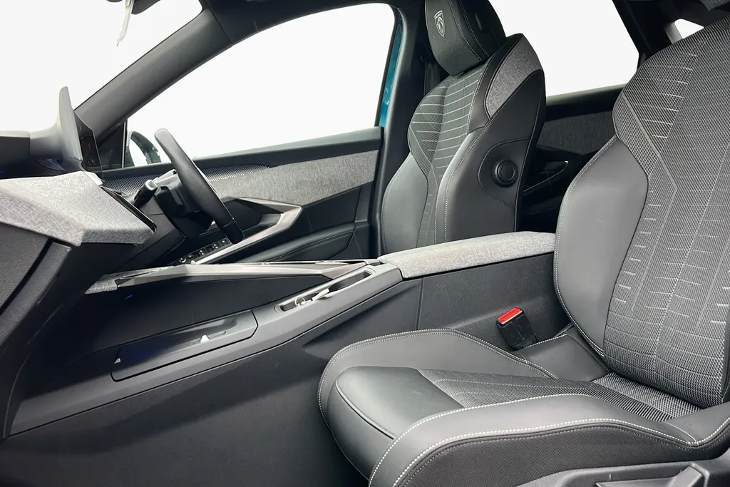 Peugeot 3008 Image 2