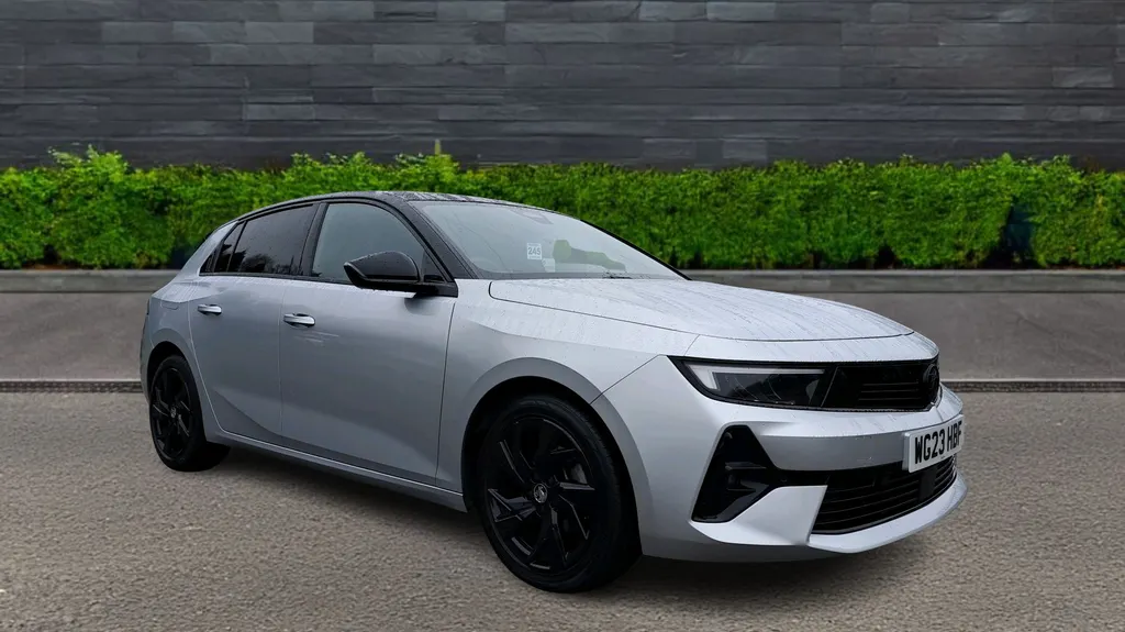 Vauxhall Astra Image 1