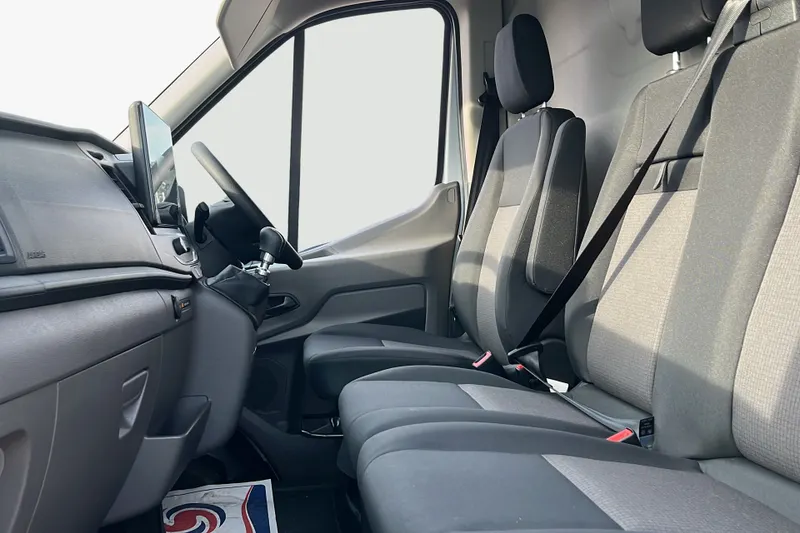Ford Transit Image 2