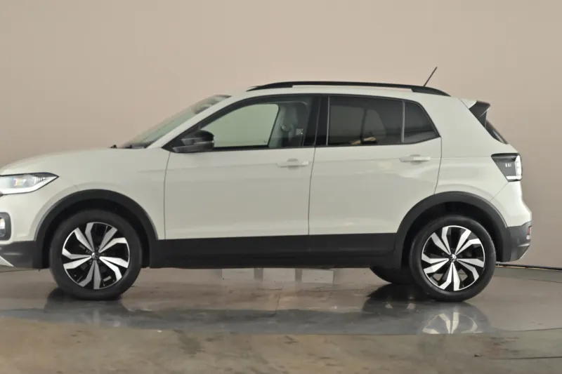 Volkswagen T-Cross Image 2