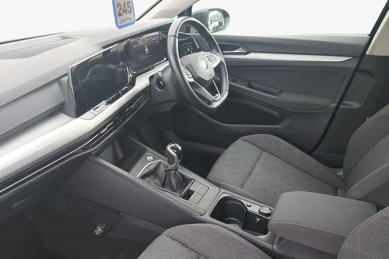 Volkswagen Golf Image 2