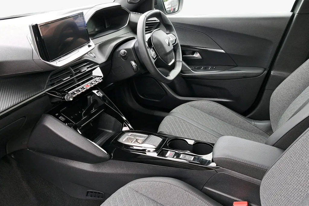 Peugeot 2008 Image 2