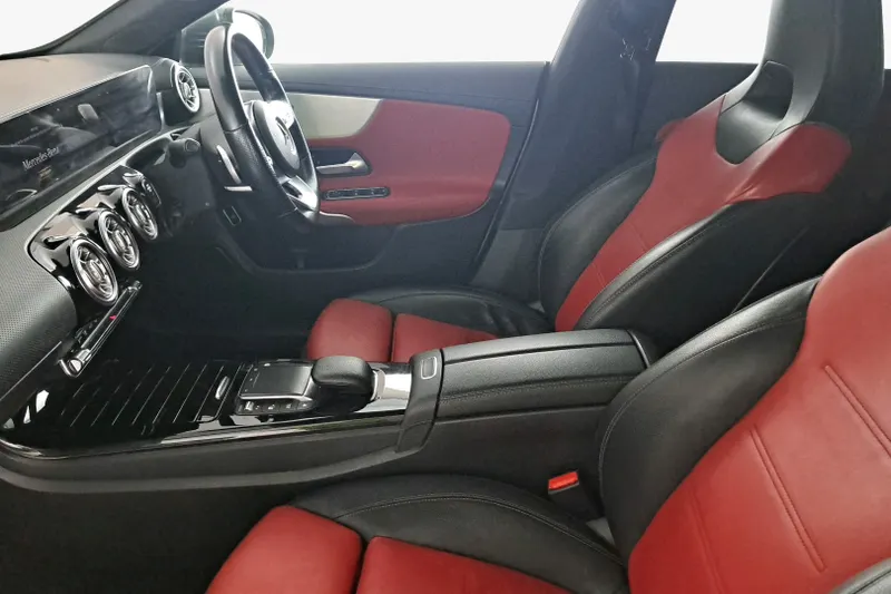 Mercedes-Benz Cla Image 2