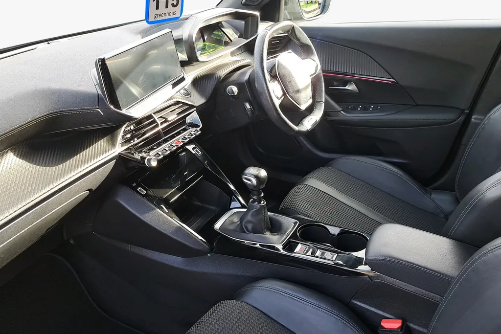 Peugeot 2008 Image 2